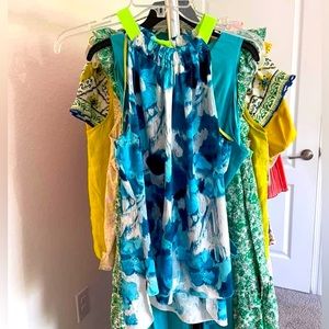 Tahari top with green grosgrain ribbon. Size med.